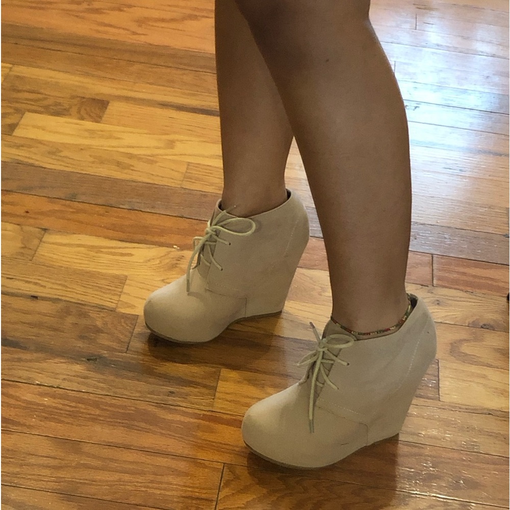 Wedge boots